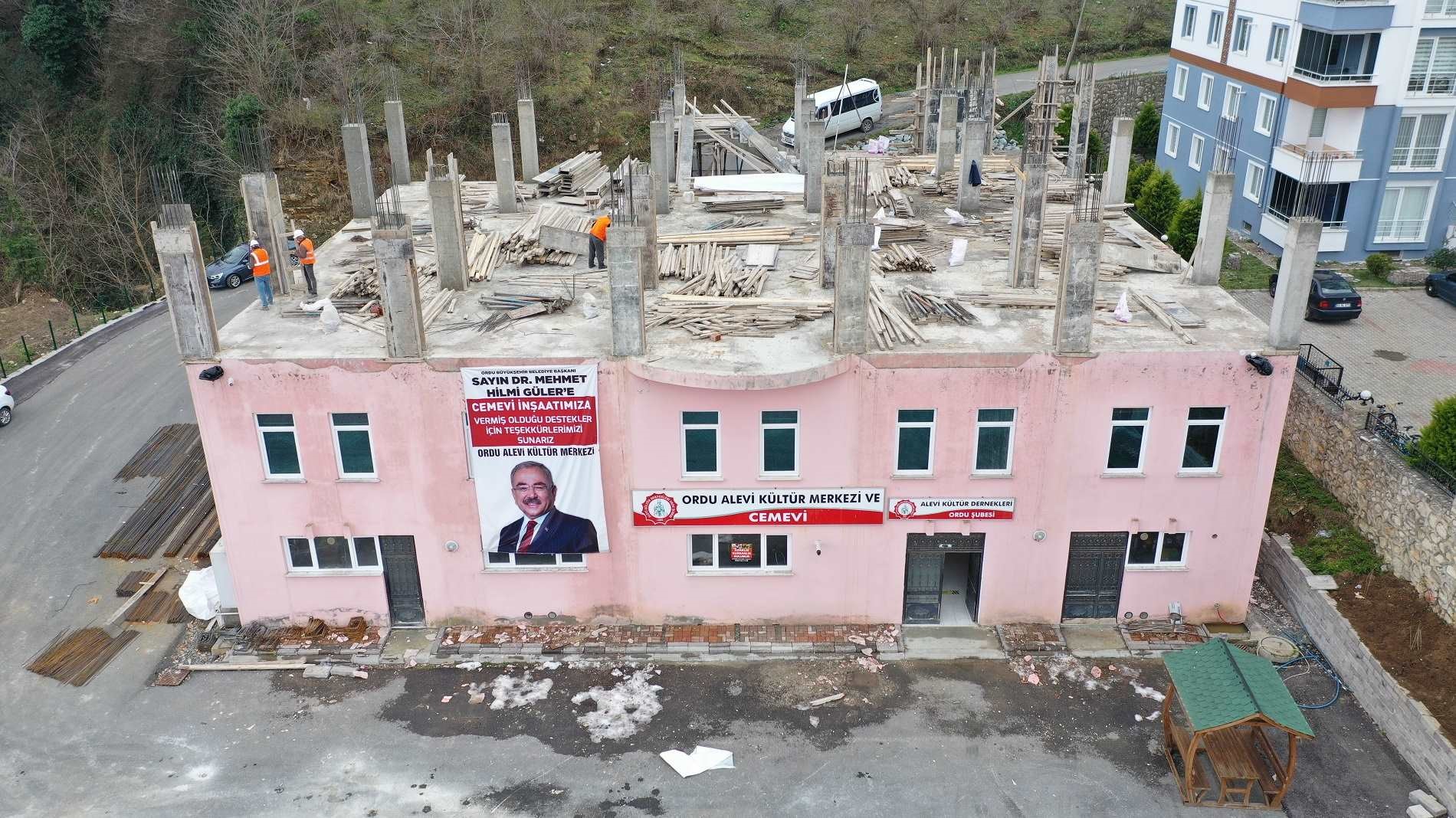 CEMEVİ İNŞAATINI BÜYÜKŞEHİR TAMAMLIYOR
