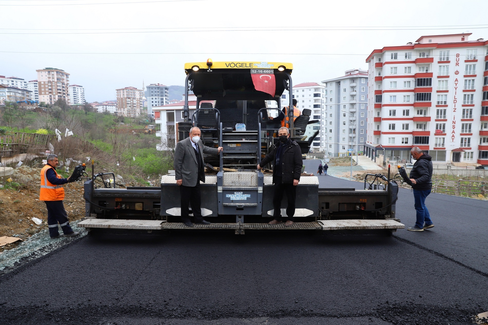 BÜYÜKŞEHİR ASFALTTA HIZ KESMİYOR