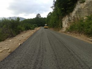 ÜNYE’DE ASFALT MUTLULUĞU Ordu Büyükşehir Belediyesi, Ünye’nin üç mahallesini asfalt