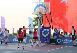 ORDU AKŞAMLARI BASKETBOL İLE RENKLENİYOR YAZ AKŞAMLARINA RENK KATAN TURNUVA