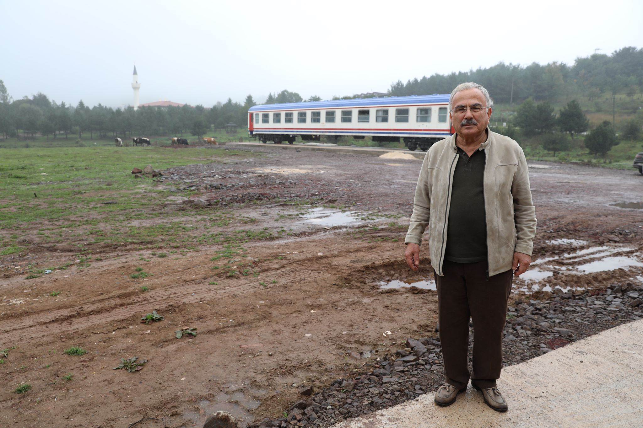 BAŞKAN GÜLER, SAHAYI BOŞ