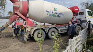 KONKASÖR ŞANTİYESİ, BETON YOL ÇALIŞMALARINI HIZLANDIRDI