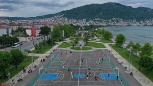 BÜYÜKŞEHİR’DEN 16 İLÇEYE YENİ SPOR SAHASI