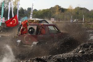 OFF-ROAD YARIŞLARI NEFES KESTİ