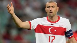 BURAK YILMAZ EFSANE FUTBOLCULARI GERİDE BIRAKAN TEK TÜRK OLDU!