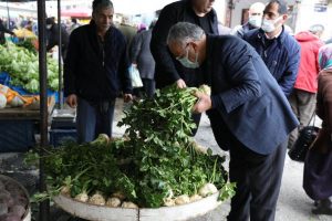 BAŞKAN GÜLER PAZAR ESNAFINA MİSAFİR OLDU