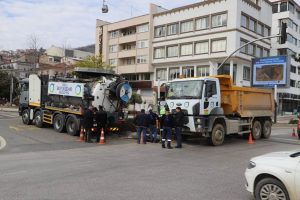 BÜYÜKŞEHİR ALTYAPIDA TEMİZLİK SEFERBERLİĞİ BAŞLATTI