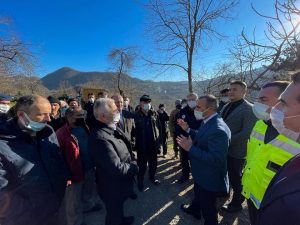 Vali Sonel, Ünye’de Afet Bölgesinde İncelemelerde Bulundu