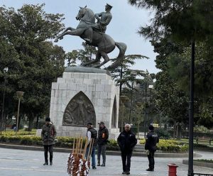 Samsun’da Atatürk Anıtı’na çirkin saldırı