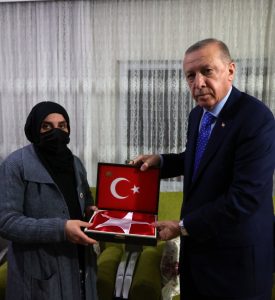 CUMHURBAŞKANI ERDOĞAN, ŞEHİT HAYRETTİN EREN’İN AİLESİNİ ZİYARET ETTİ