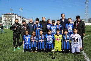 23 NİSAN TURNUVASINDA ŞAMPİYON ÜNYE FUTBOL KULÜBÜ