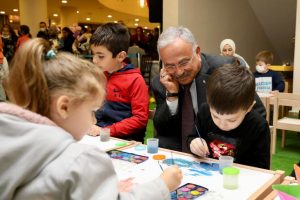 BAŞKAN GÜLER ÇOCUKLARIN ARASINA KARIŞTI