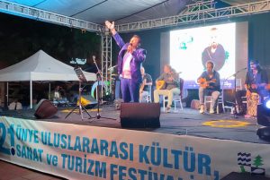 ÜNYE’DE YAZ KONSERLERİ’NE YOĞUN İLGİ