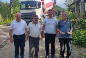 BEYLERCE MAHALLESİ’NDE BETON YOL SEVİNCİ