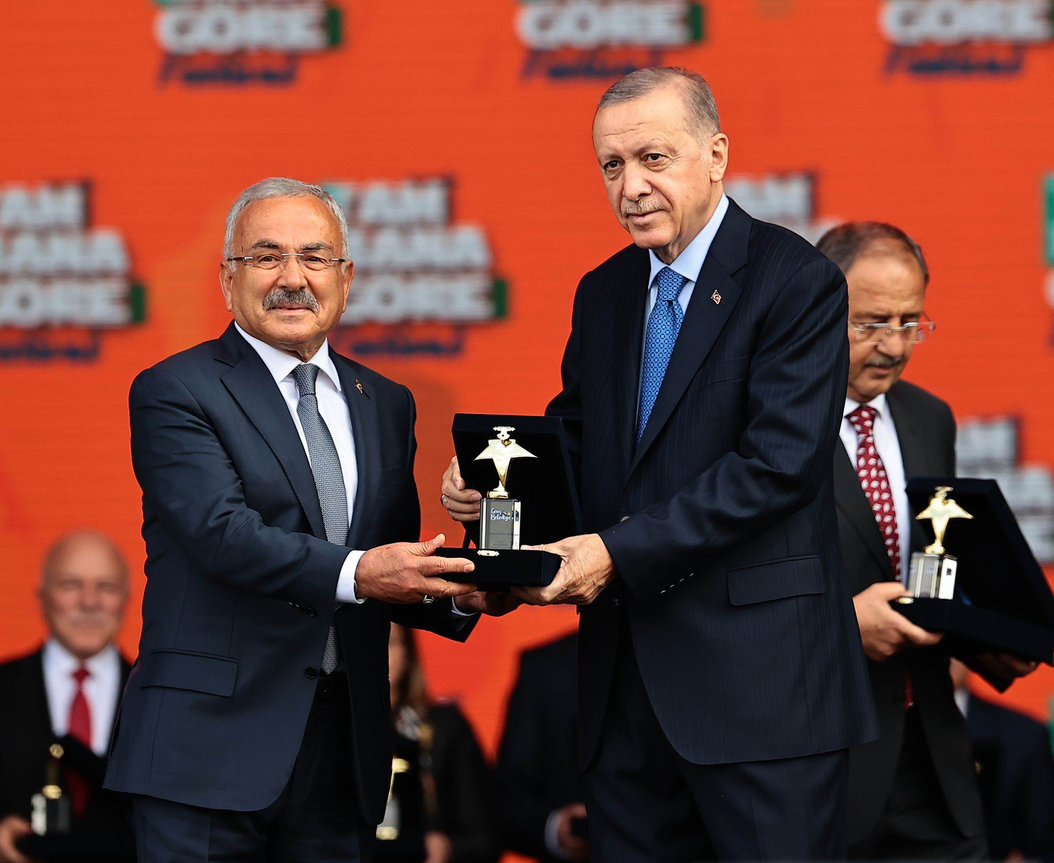 CUMHURBAŞKANI ERDOĞAN’DAN BAŞKAN GÜLER’E