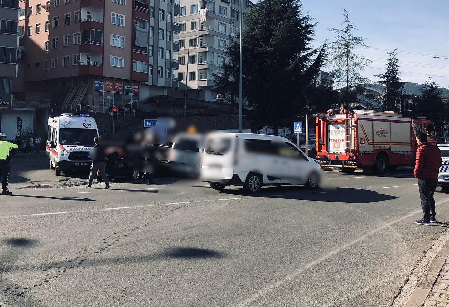 Ordu’da otomobil ile çekicinin