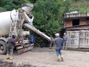 KUMRU’NUN MAHALLELERİ BETONLA BULUŞUYOR