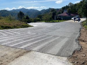 PERŞEMBE’DE YOLLAR ASFALT VE BETONLA BULUŞUYOR