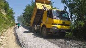 Ordu Büyükşehir Belediyesi Çamaş ilçesinde 52 km yolu asfalt ve