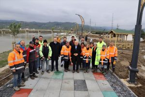 BAŞKAN GÜLER, AYAĞININ TOZUYLA SAHADA