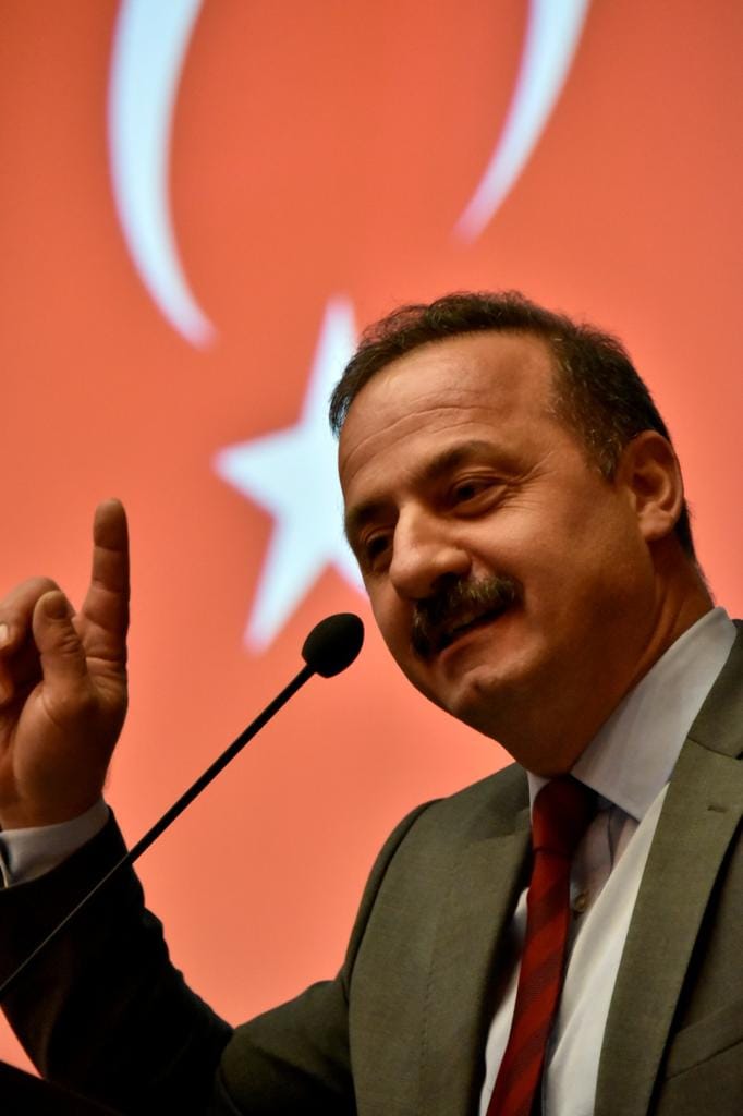 AĞIRALİOĞLU İYİ PARTİDEN İSTİFA ETTİ