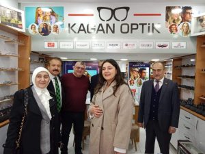 İYİ PARTİ’NİN KADIN VEKİLLERİ ÜNYE DE ESNAFLARIN GÖNÜLLERİNE GİRDİ