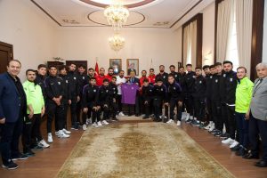 Şampiyon Orduspor’dan, Vali Sonel’e Teşekkür Ziyareti