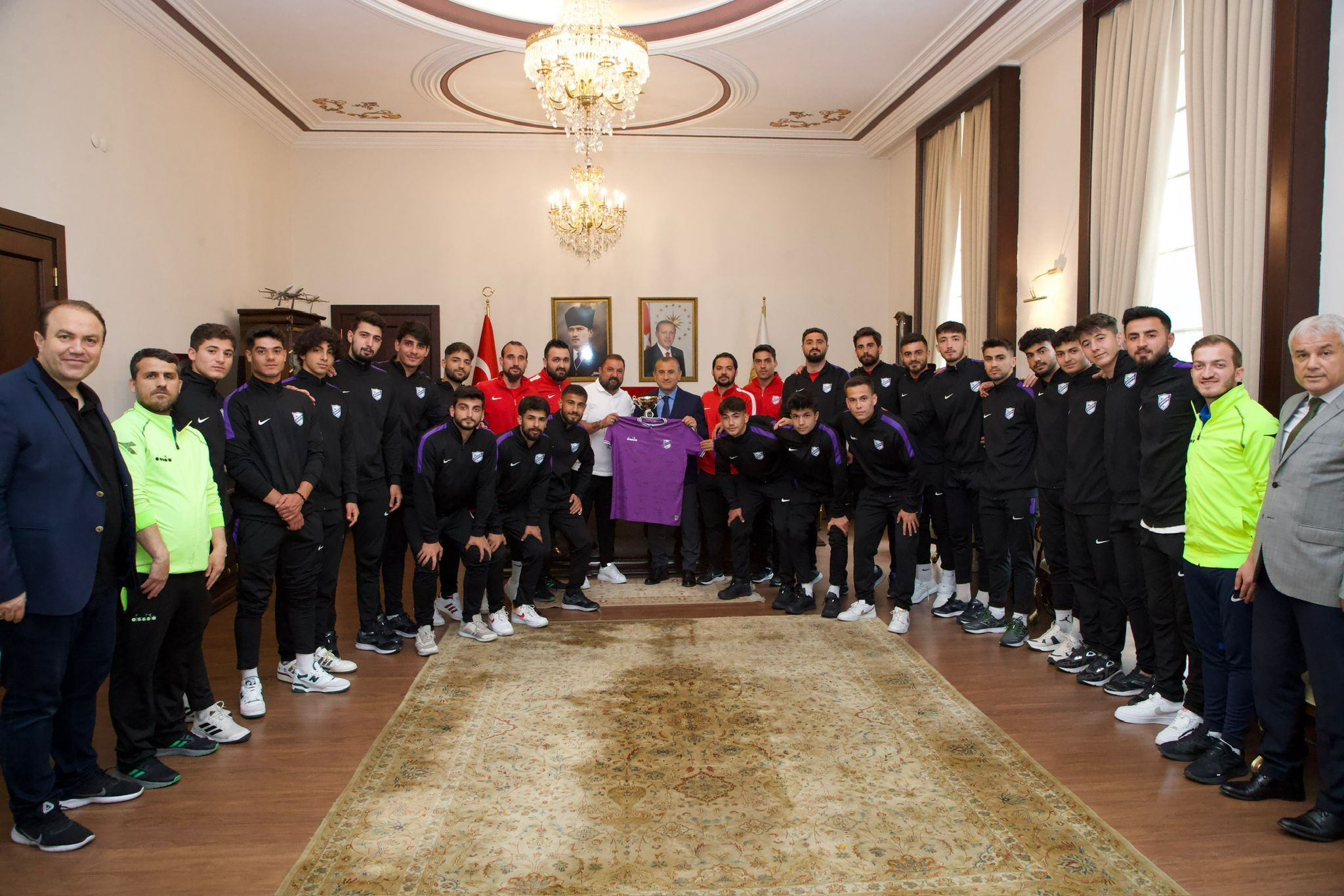 Şampiyon Orduspor’dan, Vali Sonel’e