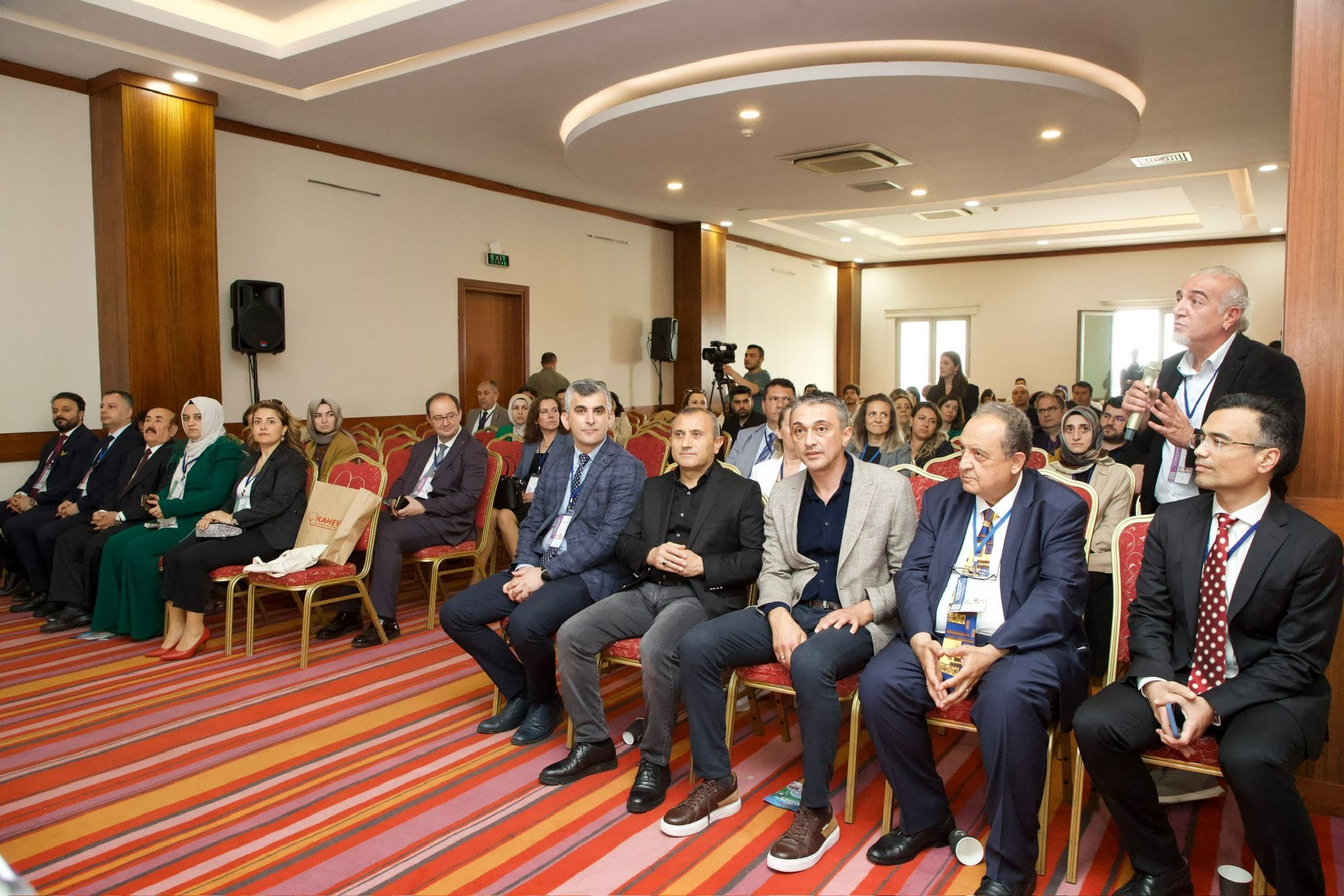 Vali Sonel, “Sağlık Çalışanlarımızın