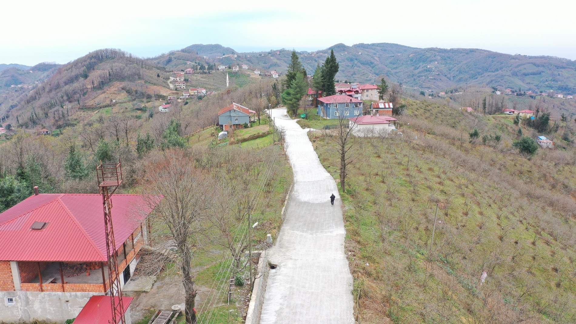 PERŞEMBE’DE BETON YOL SEFERBERLİĞİ