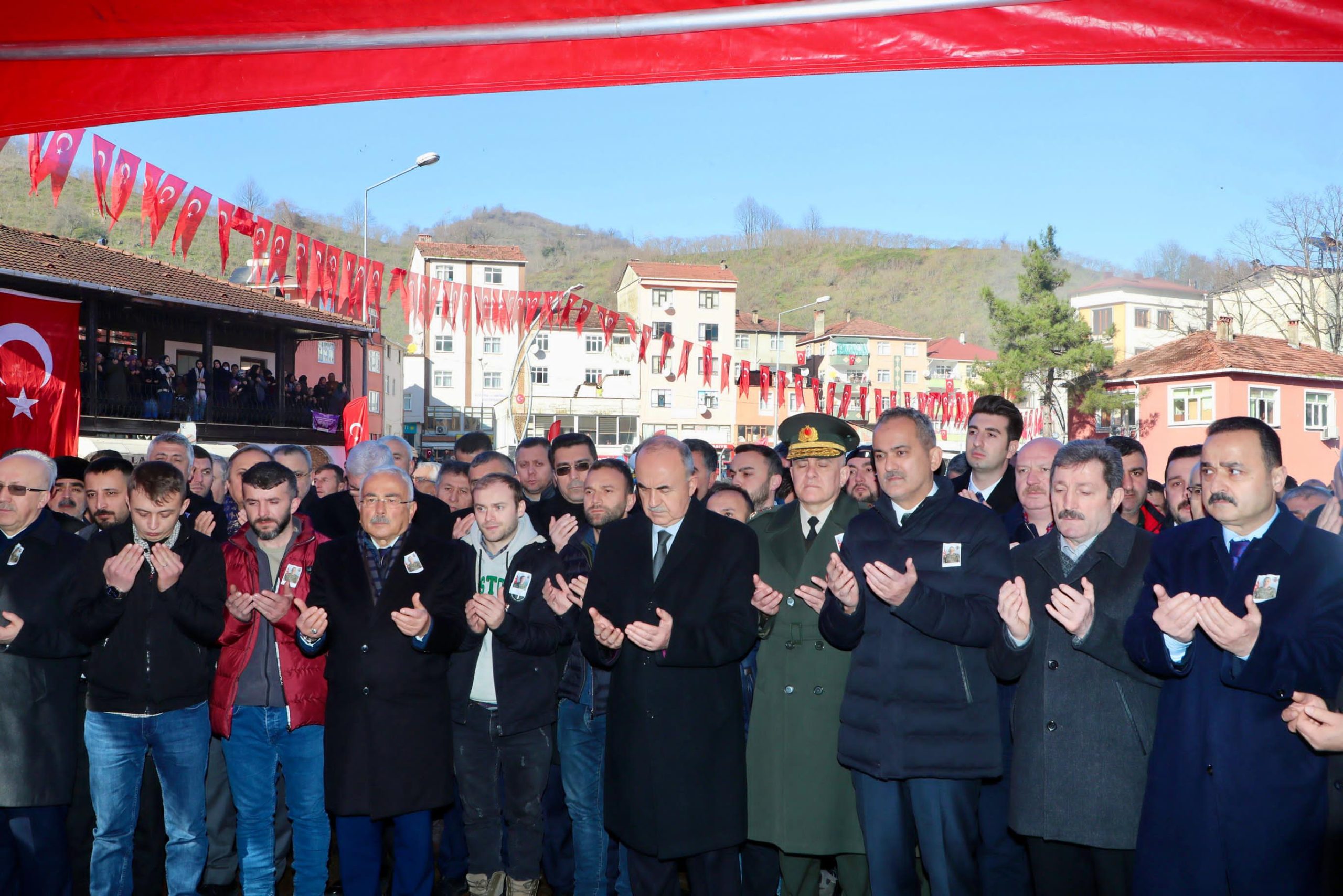 Şehidimizi Dualarla Son Yolculuğa