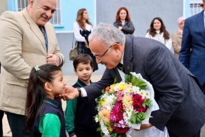 BAŞKAN GÜLER, MİNİK ÖĞRENCİLERİN KARNE HEYECANINA ORTAK OLDU