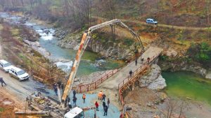 BÜYÜKŞEHİR, 3 MAHALLENİN KÖPRÜ HASRETİNE SON VERDİ