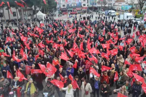 Cumhuriyet Halk Partisi, Ünye Cumhuriyet Meydanı’nda Değişim Mitingi düzenledi.