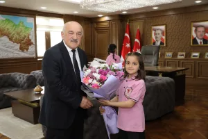 BAŞKAN GÜLER’İN KOLTUĞUNA NEHİR ÇAĞLA BEKTAŞ OTURDU