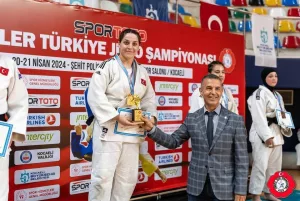 OBB SPOR KULÜBÜ SPORCULARINDAN ALTIN VE BRONZ MADALYA