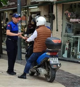 BÜYÜKŞEHİR ZABITASI’NDAN KAPALI CADDE DENETİMİ