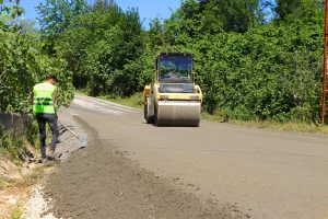 ORDU’DA SİLİNDİRLE SIKIŞTIRILMIŞ BETON YOL UYGULAMASI YAYGINLAŞIYOR