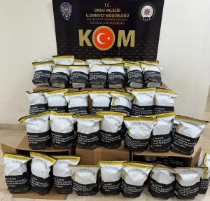 Toplam 300.000 TL Değerinde Kaçak Ürün Ele Geçirildi