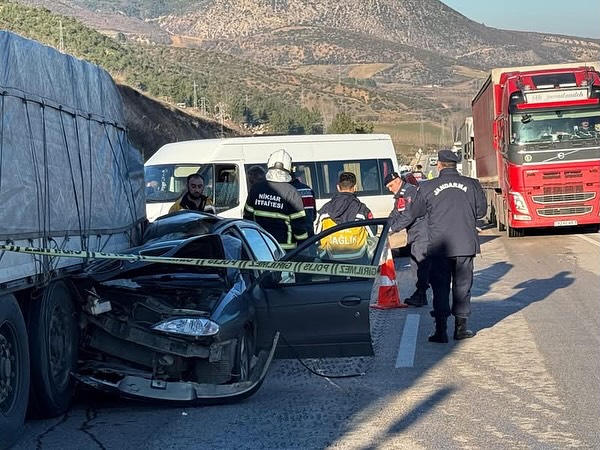 Feci Kaza: 1 Kişi Hayatını Kaybetti, 1 Kişi Ağır Yaralı