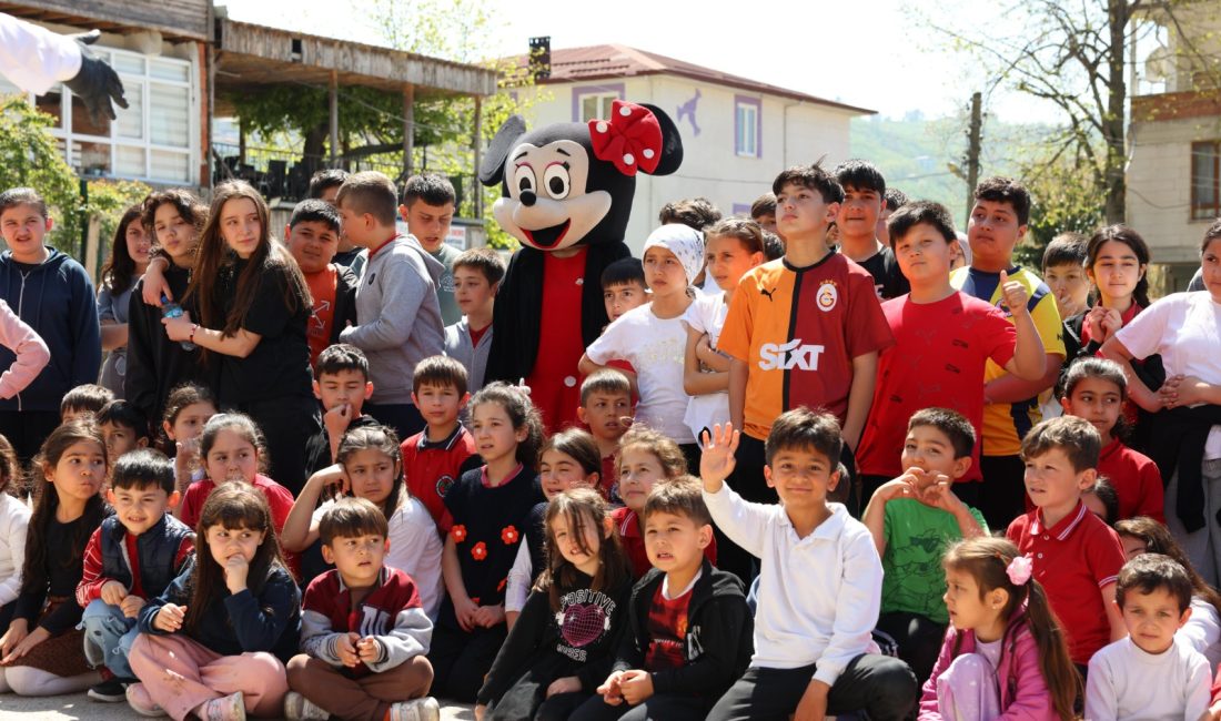 23 NİSAN COŞKUSU KIRSAL MAHALLE OKULLARINDA DEVAM EDİYOR
